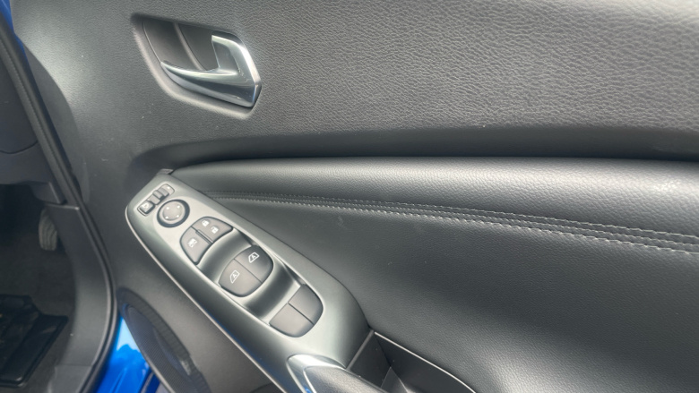 Nissan Juke 1.0 DiG-T N-Connecta 5dr Petrol Hatchback